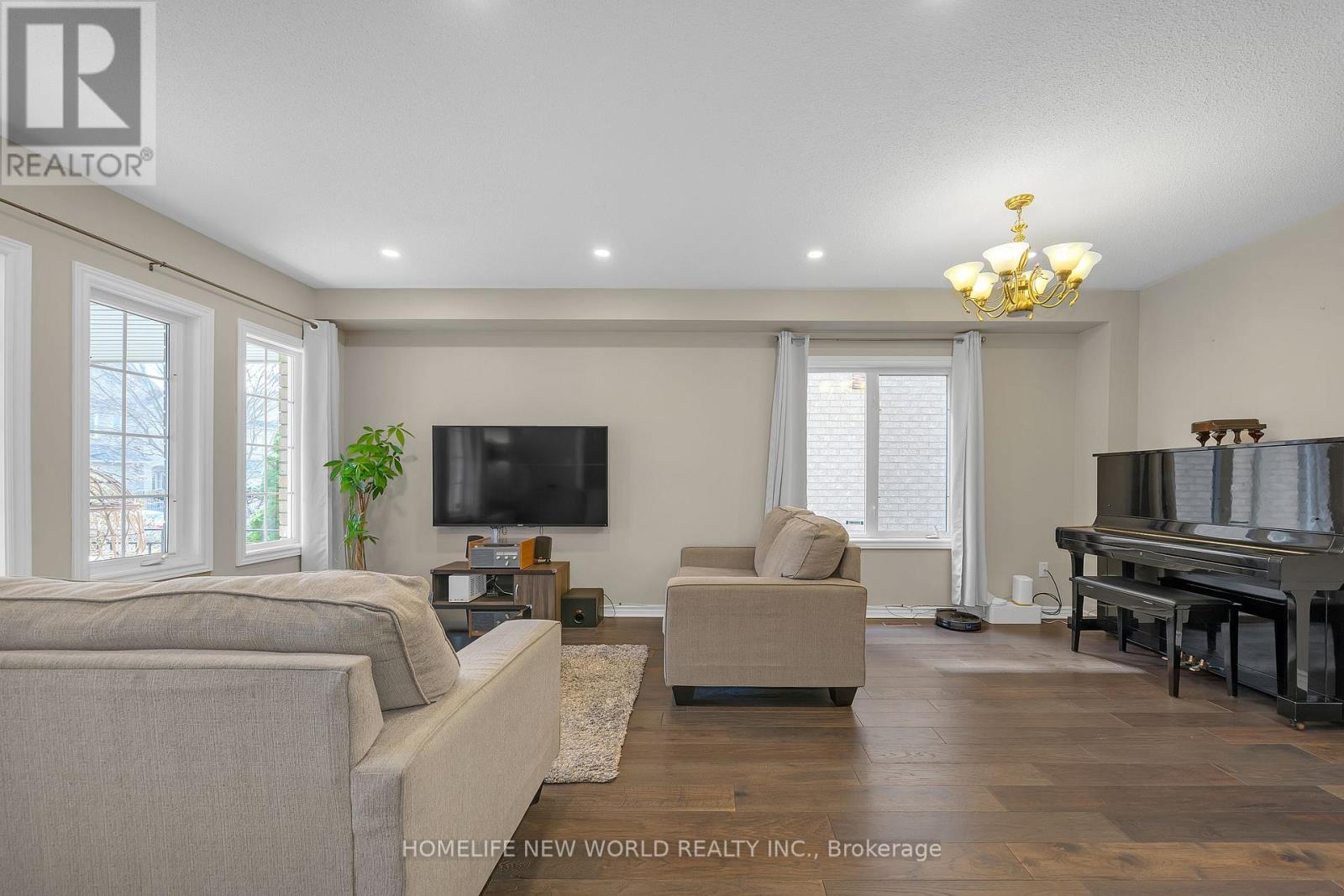 72 Ray Street, Markham, Ontario  L3R 4R5 - Photo 3 - N12183464