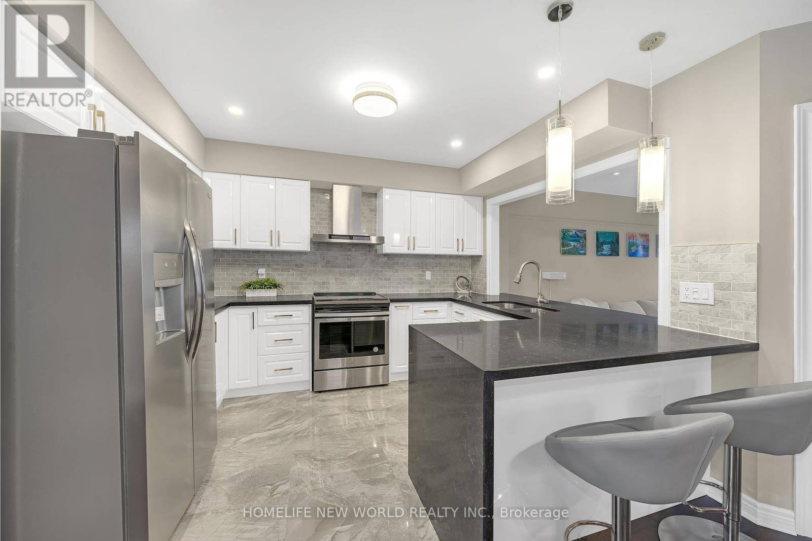 72 Ray Street, Markham, Ontario  L3R 4R5 - Photo 6 - N12183464