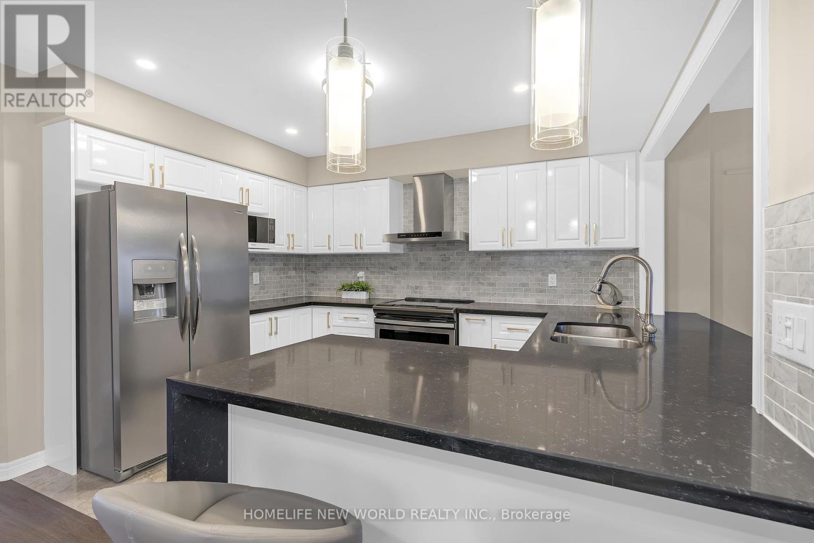 72 Ray Street, Markham, Ontario  L3R 4R5 - Photo 7 - N12183464