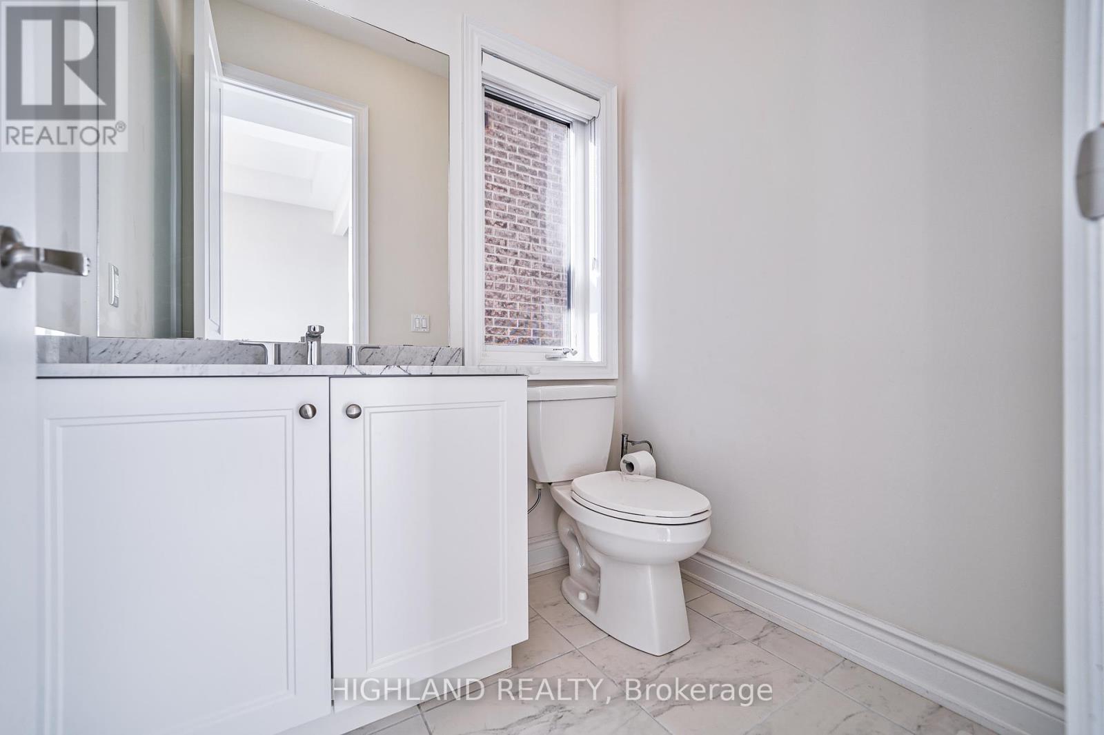 49 Threshing Mill Boulevard, Oakville, Ontario  L6H 0V6 - Photo 10 - W12183477