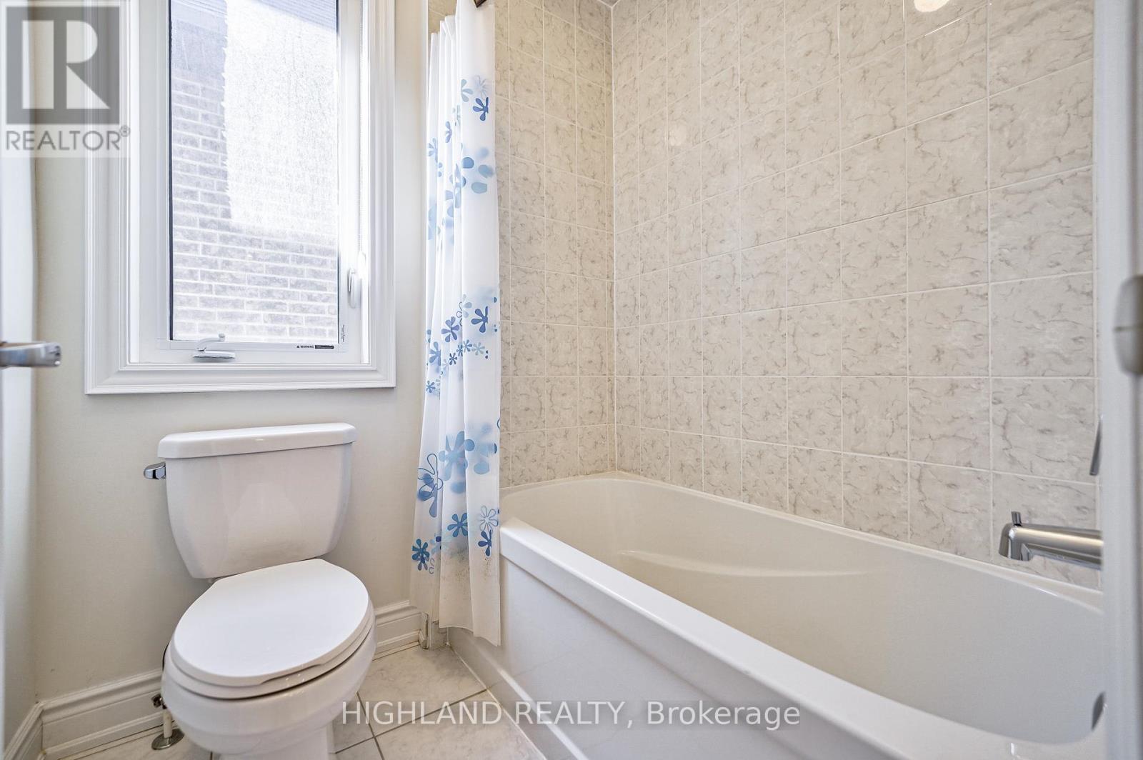 49 Threshing Mill Boulevard, Oakville, Ontario  L6H 0V6 - Photo 18 - W12183477