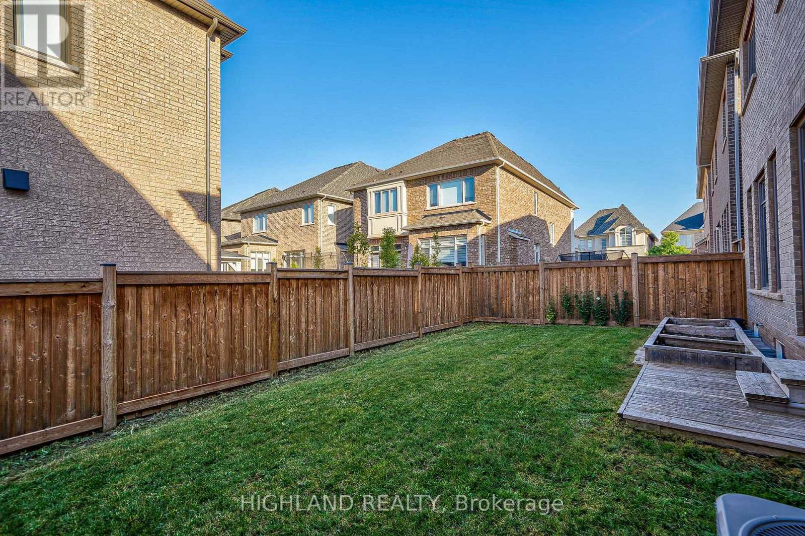 49 Threshing Mill Boulevard, Oakville, Ontario  L6H 0V6 - Photo 21 - W12183477