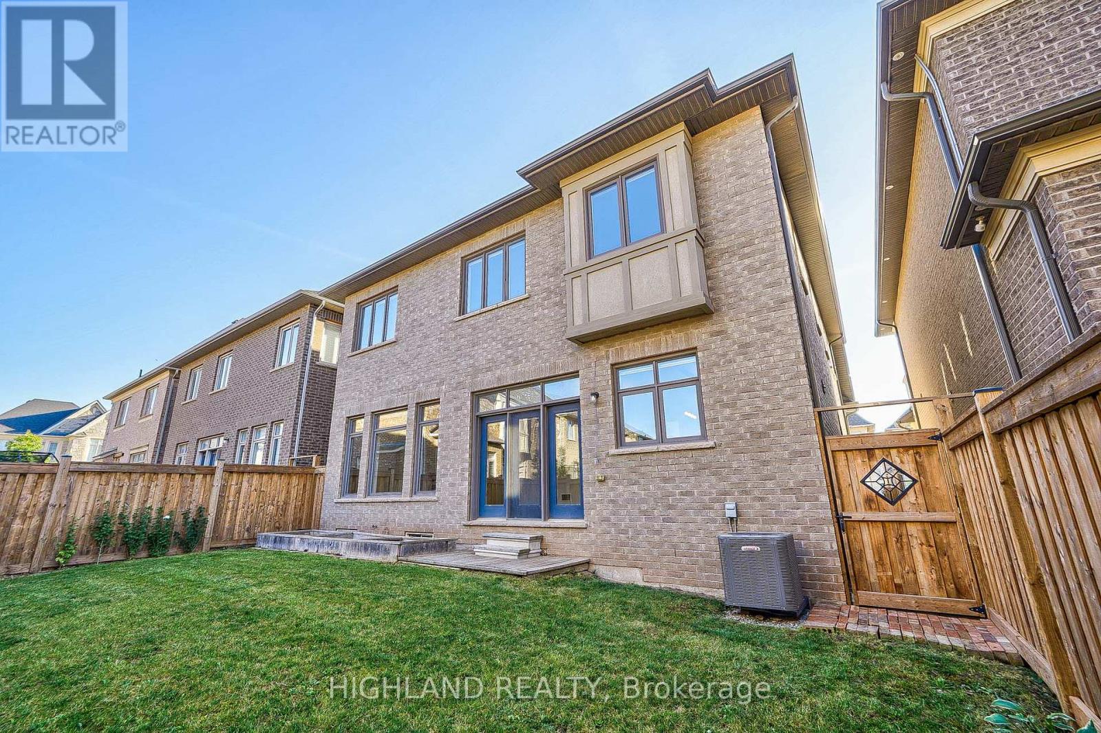 49 Threshing Mill Boulevard, Oakville, Ontario  L6H 0V6 - Photo 22 - W12183477