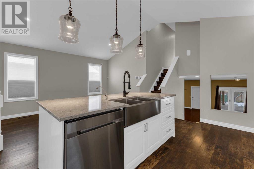 132 Erin Circle Se, Calgary, Alberta  T2B 3H8 - Photo 6 - A2208019