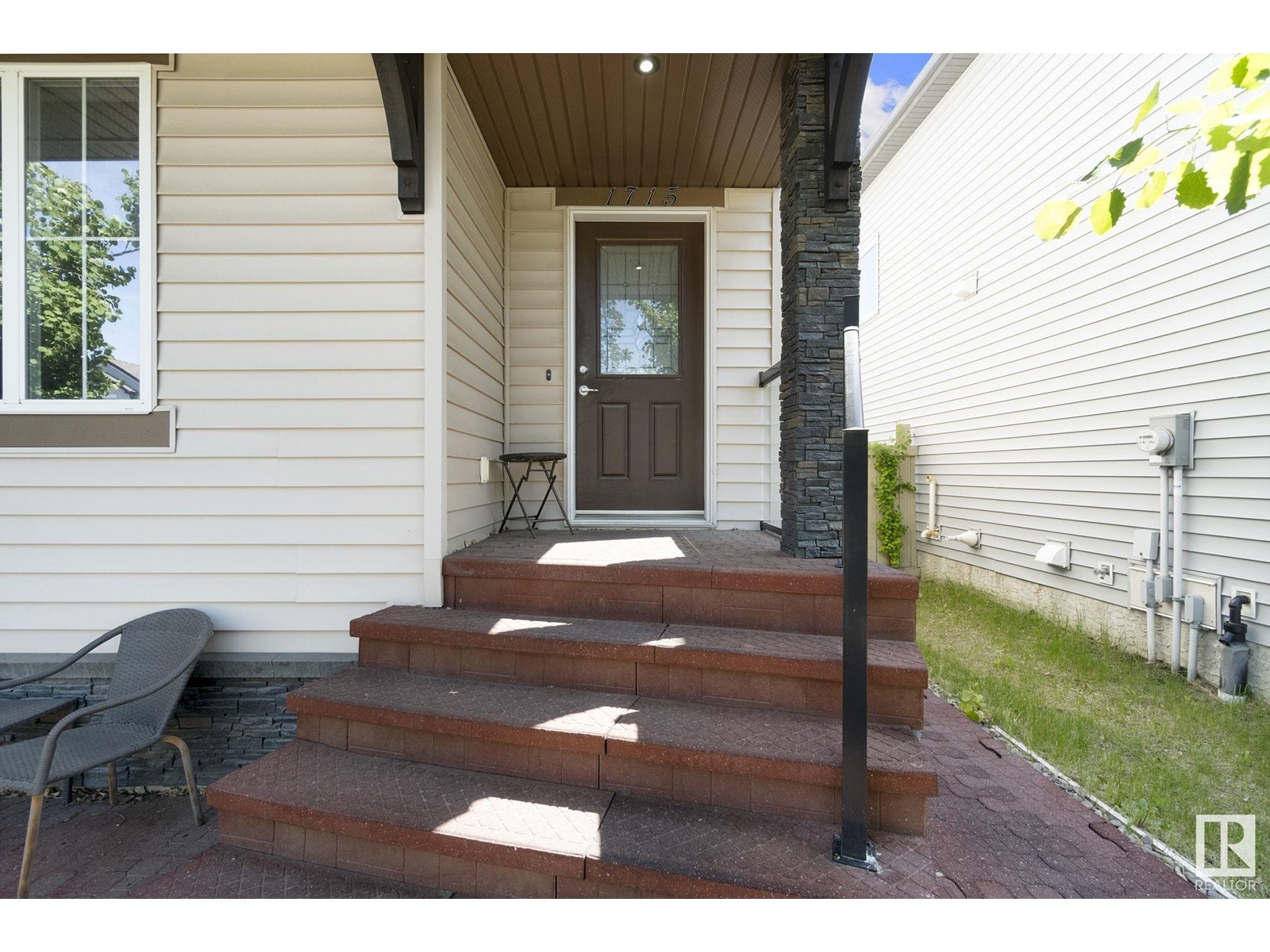 1715 63 St Sw, Edmonton, Alberta  T6X 0S2 - Photo 4 - E4439357