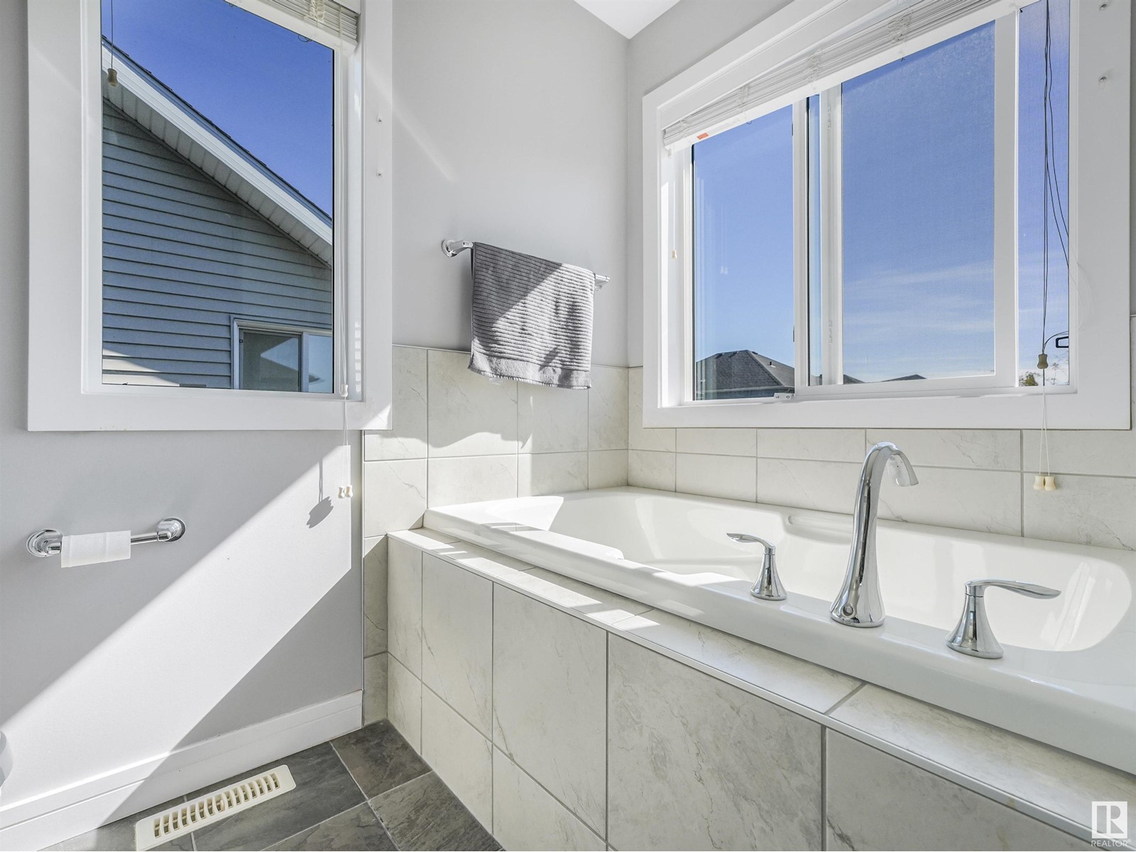 6005 64 St, Beaumont, Alberta  T4X 1Z2 - Photo 9 - E4439261