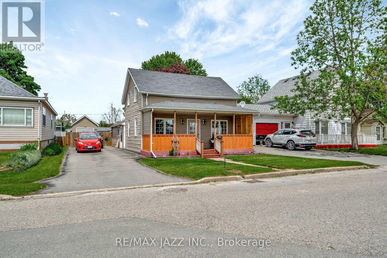 Property at 18 COLLEGE STREET image 2