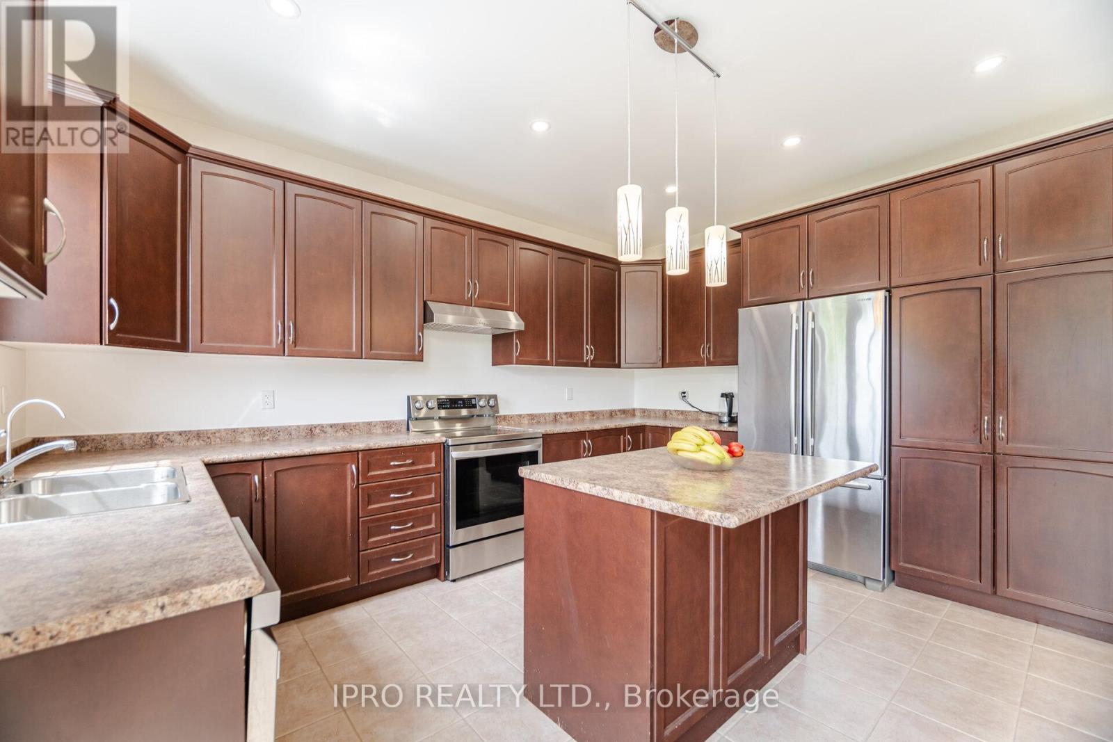 175 Bellchase Trail, Brampton, Ontario  L6P 3P7 - Photo 11 - W12183487