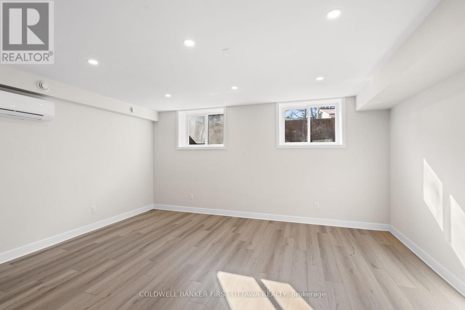 279 Enclave Walk, Ottawa, Ontario  K1W 0J5 - Photo 37 - X12052974