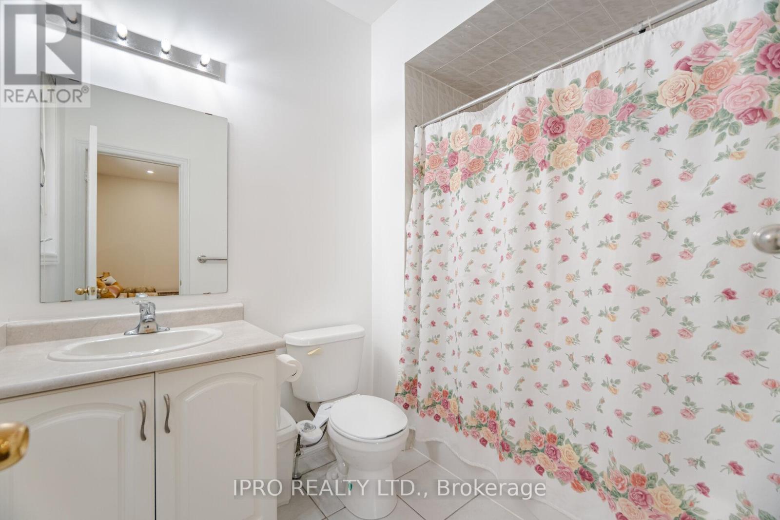 175 Bellchase Trail, Brampton, Ontario  L6P 3P7 - Photo 19 - W12183487