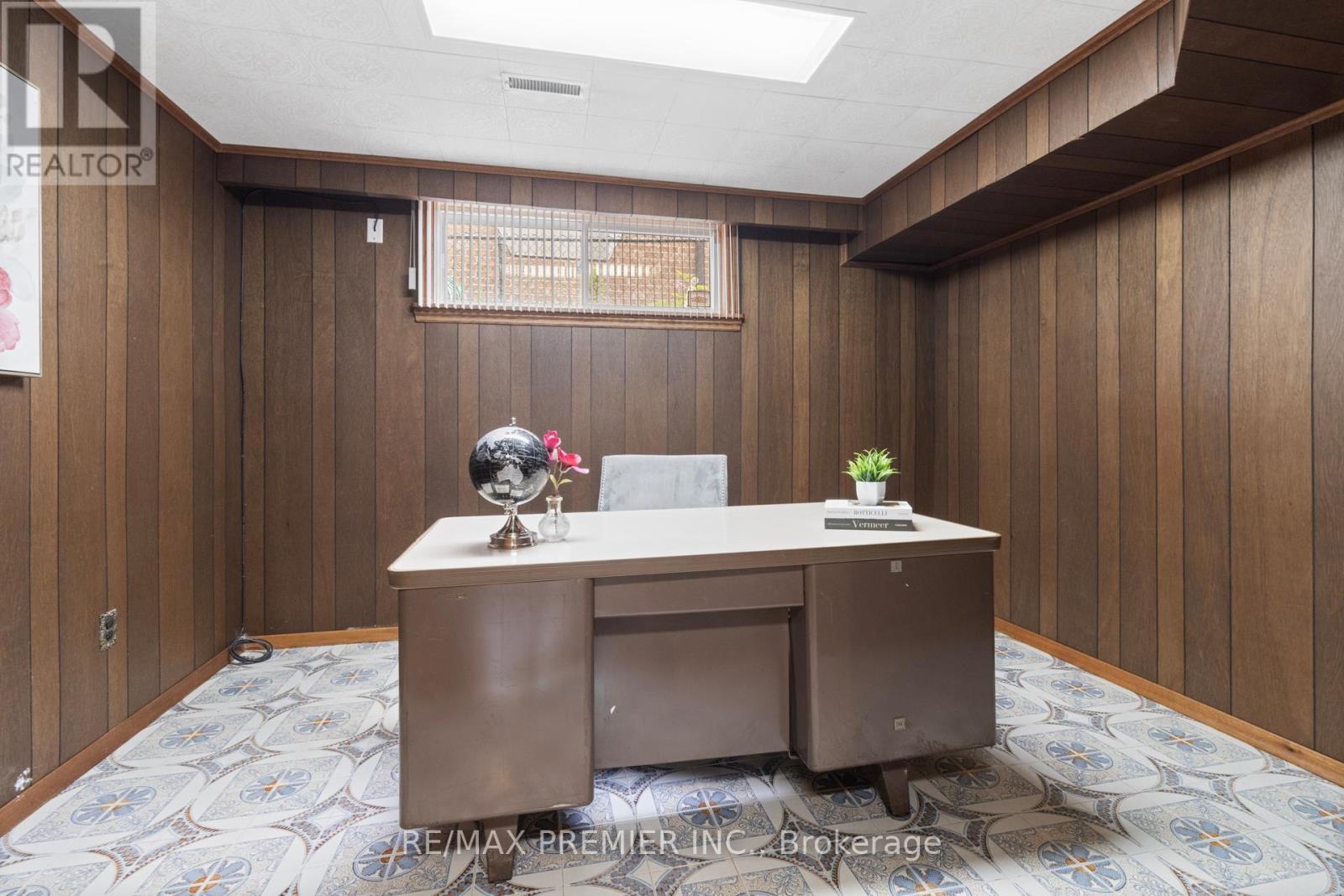 23 Eldorado Court, Toronto, Ontario  M3J 1W8 - Photo 32 - W12183489