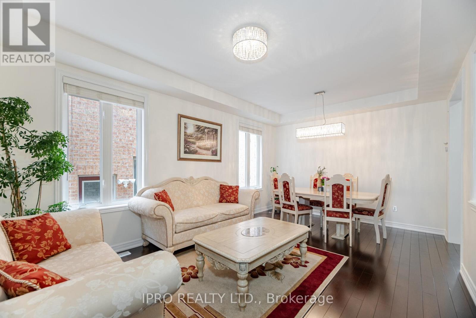 175 Bellchase Trail, Brampton, Ontario  L6P 3P7 - Photo 7 - W12183487