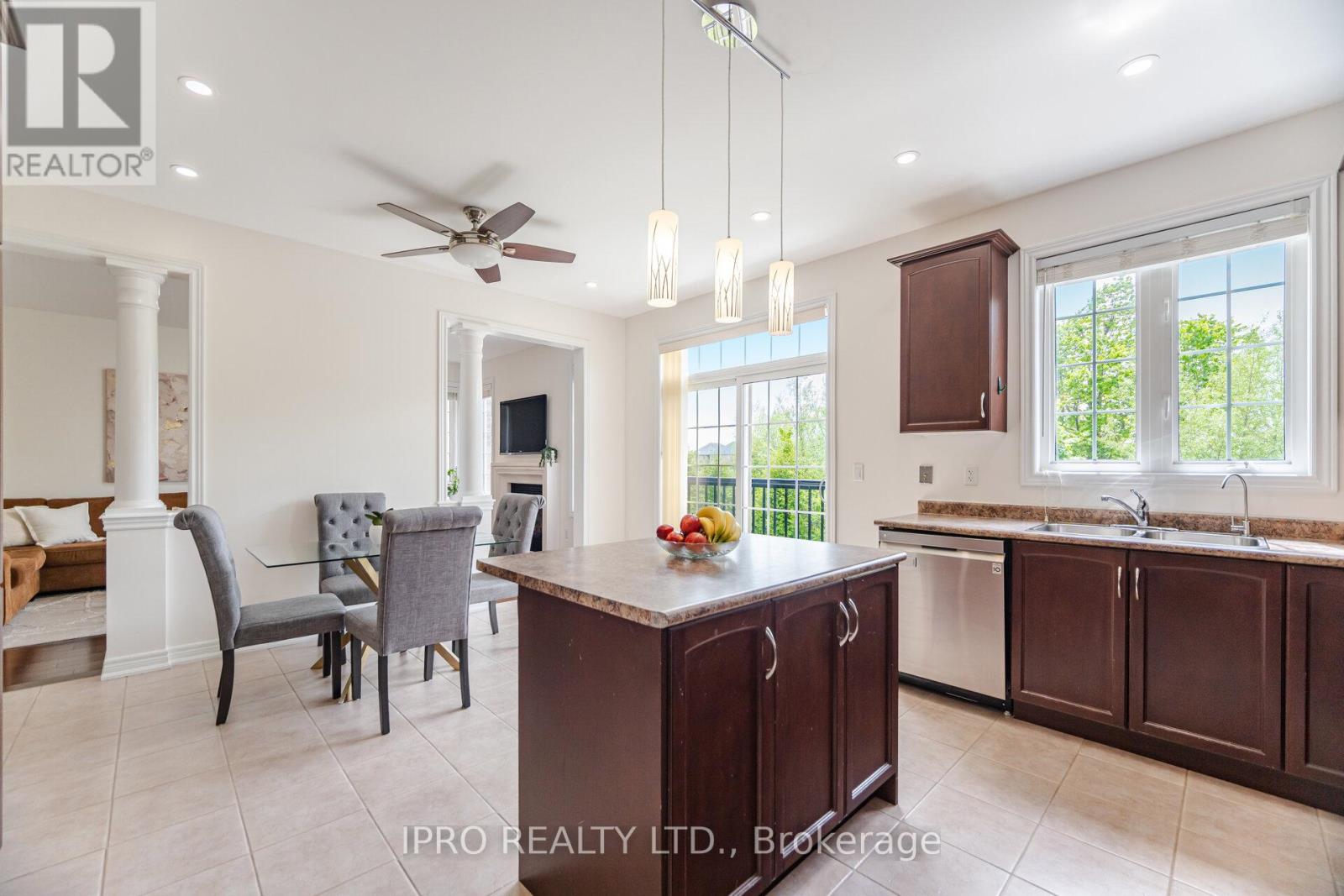 175 Bellchase Trail, Brampton, Ontario  L6P 3P7 - Photo 12 - W12183487