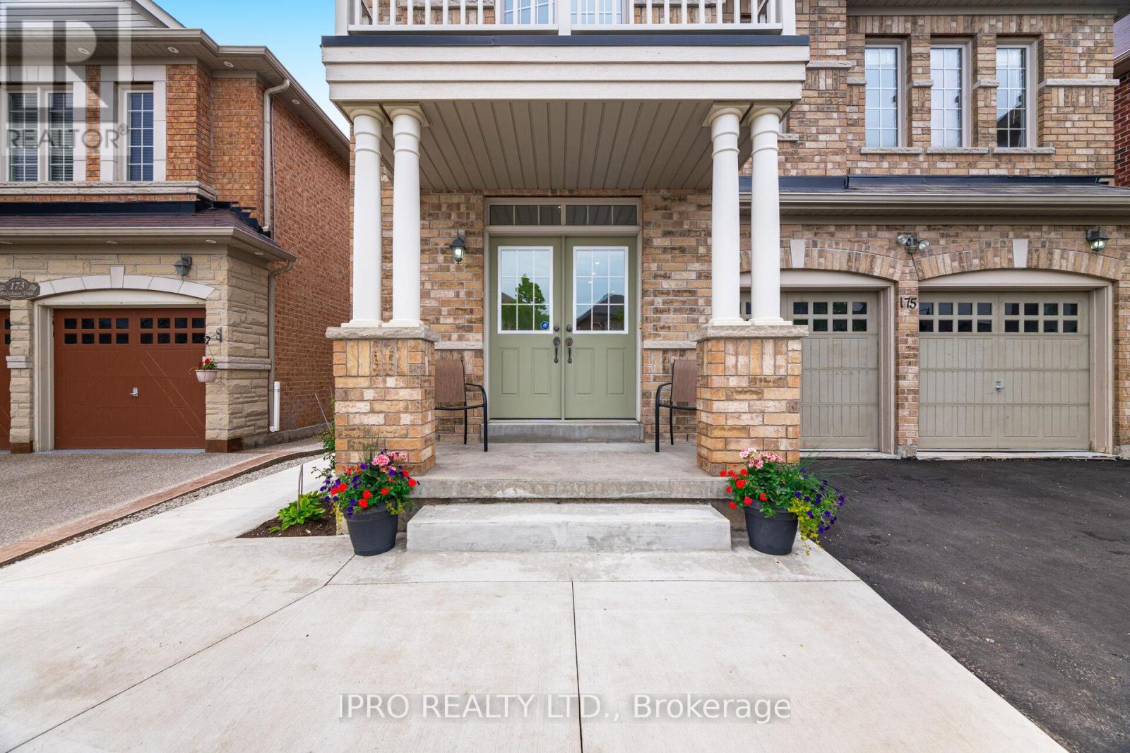 175 Bellchase Trail, Brampton, Ontario  L6P 3P7 - Photo 4 - W12183487