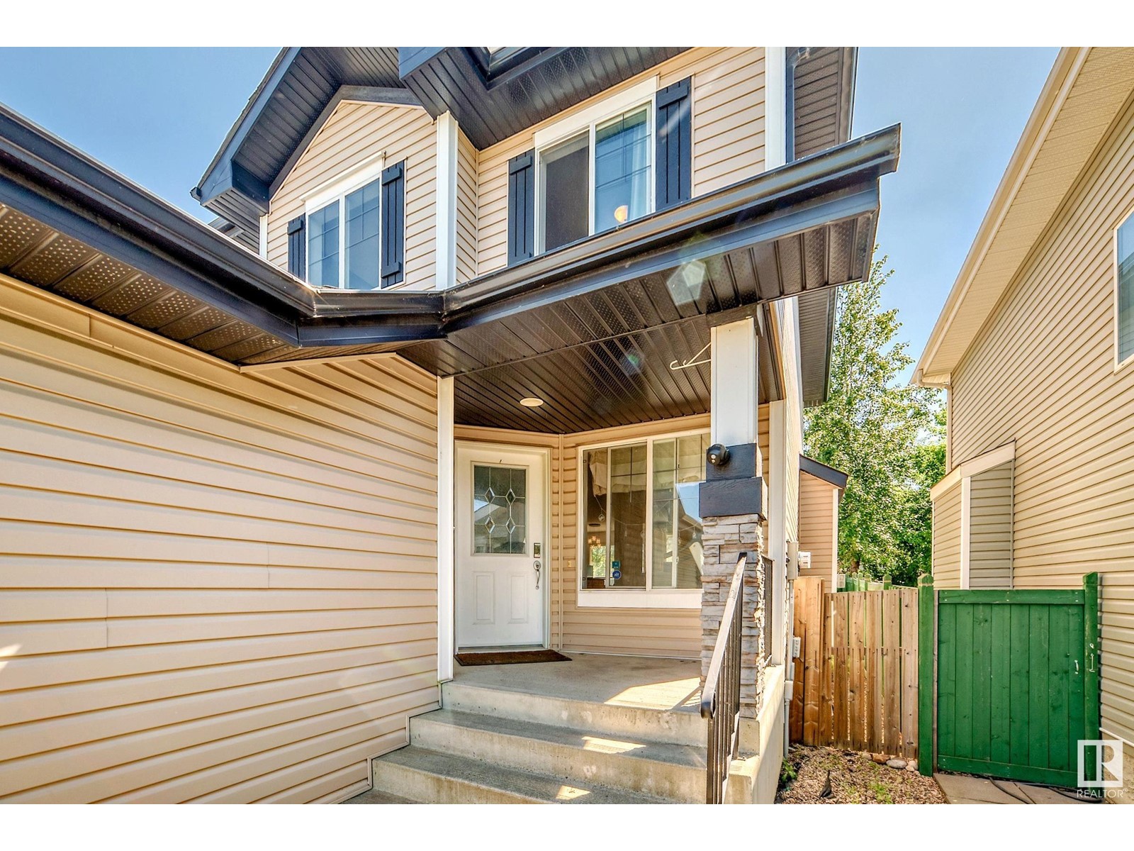 490 Hunters Gr Nw Nw, Edmonton, Alberta  T6R 3C3 - Photo 2 - E4439359