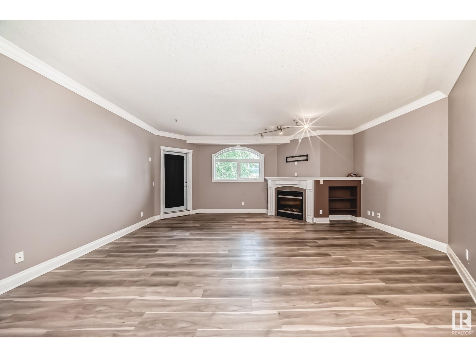 #105 10178 117 St Nw, Edmonton, Alberta  T5K 2X9 - Photo 10 - E4439360