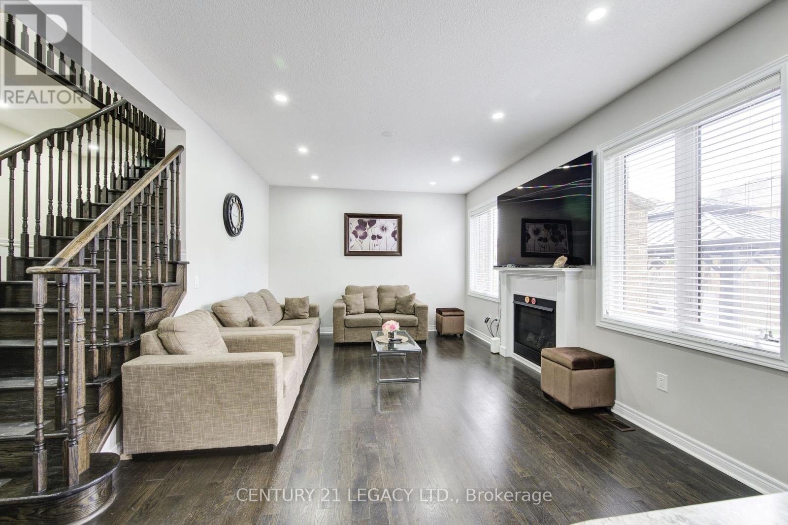 1065 Upper Thames Drive, Woodstock, Ontario  N4T 0H2 - Photo 9 - X12181092