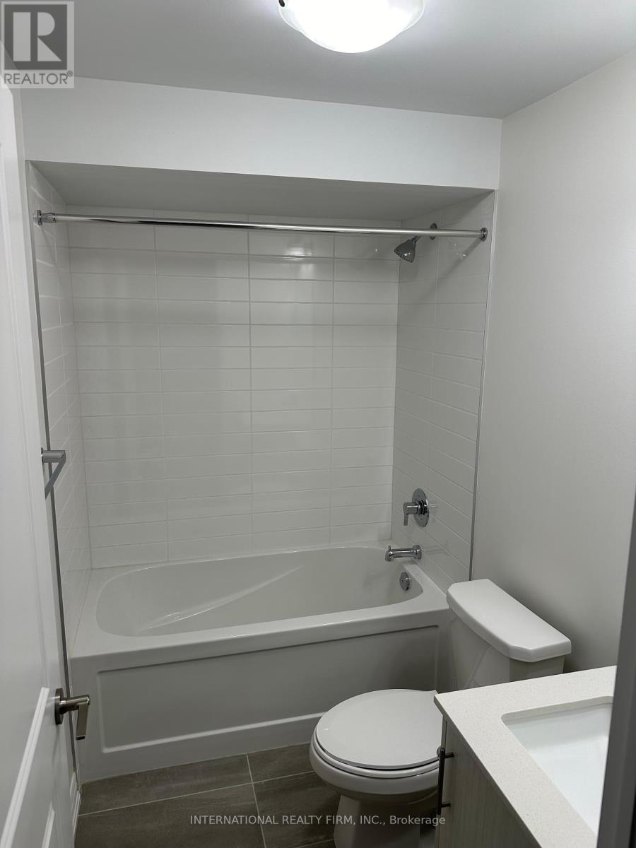 615 Boyd Lane, Milton, Ontario  L9E 1T9 - Photo 9 - W12027918
