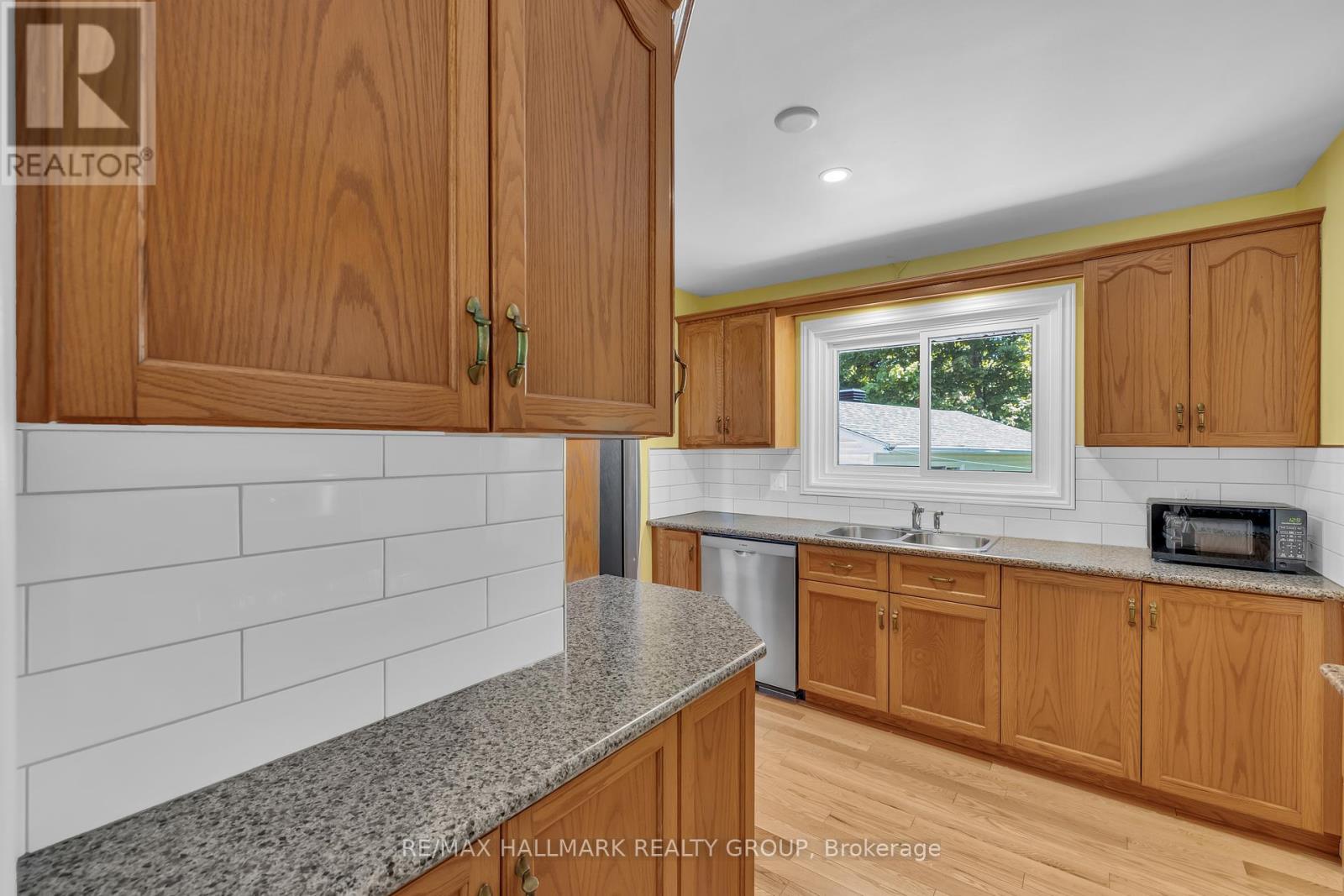 29 Crawford Street, Brockville, Ontario  K6V 1S2 - Photo 16 - X12183541