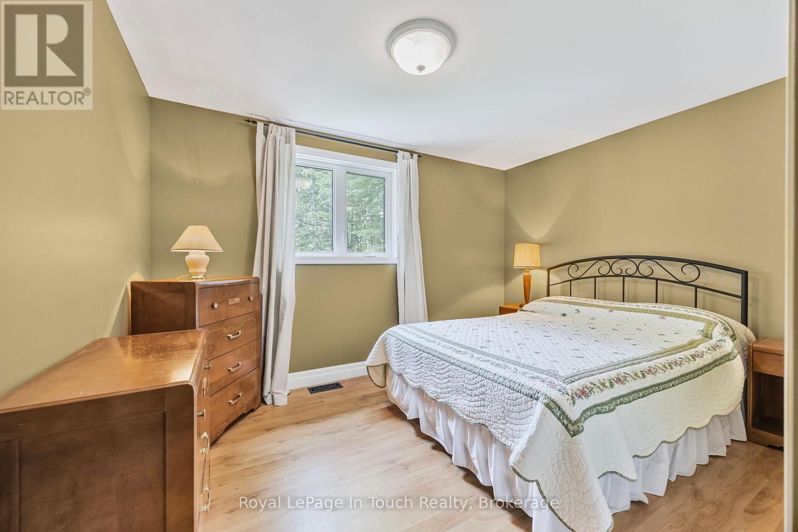 726 Pennorth Drive, Tiny, Ontario  L0L 2J0 - Photo 21 - S12183589