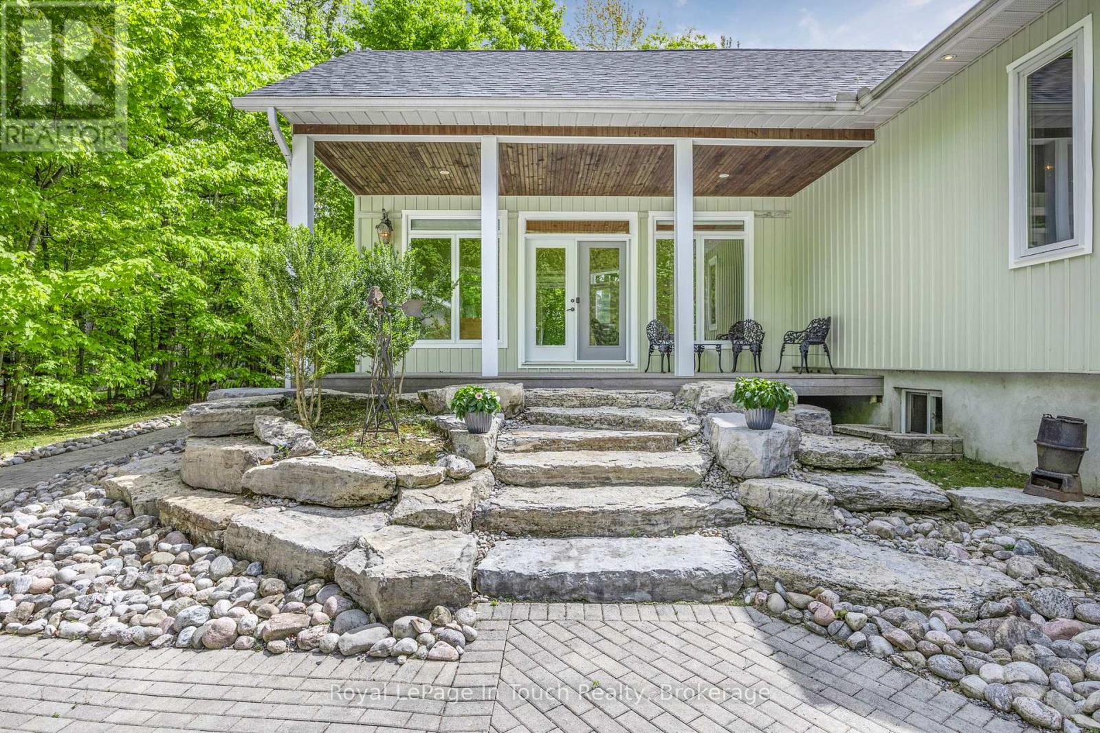 726 Pennorth Drive, Tiny, Ontario  L0L 2J0 - Photo 27 - S12183589