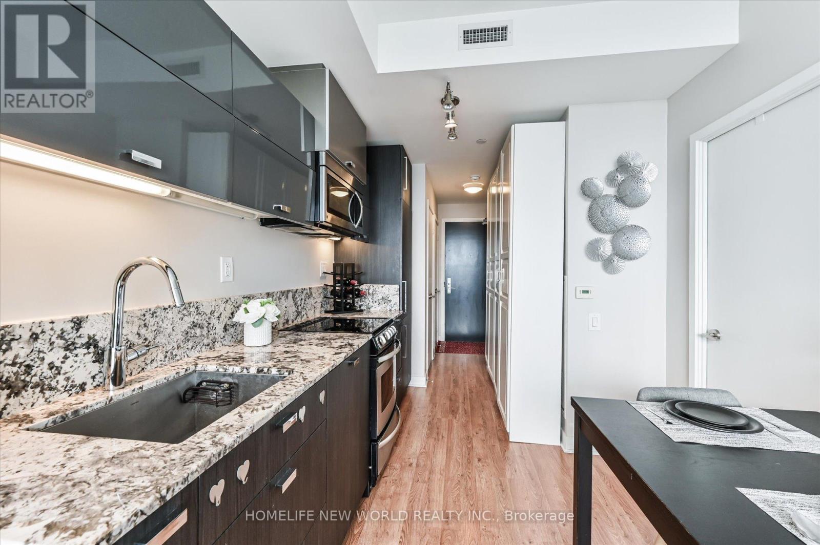 2903 - 290 Adelaide Street W, Toronto, Ontario  M5V 1P6 - Photo 13 - C12183512