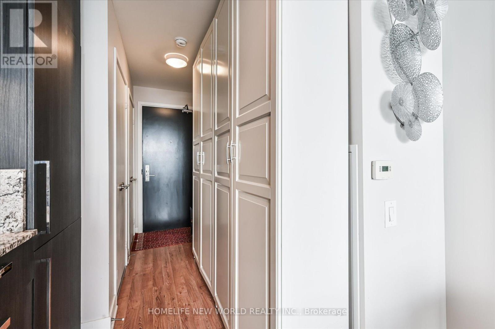 2903 - 290 Adelaide Street W, Toronto, Ontario  M5V 1P6 - Photo 5 - C12183512