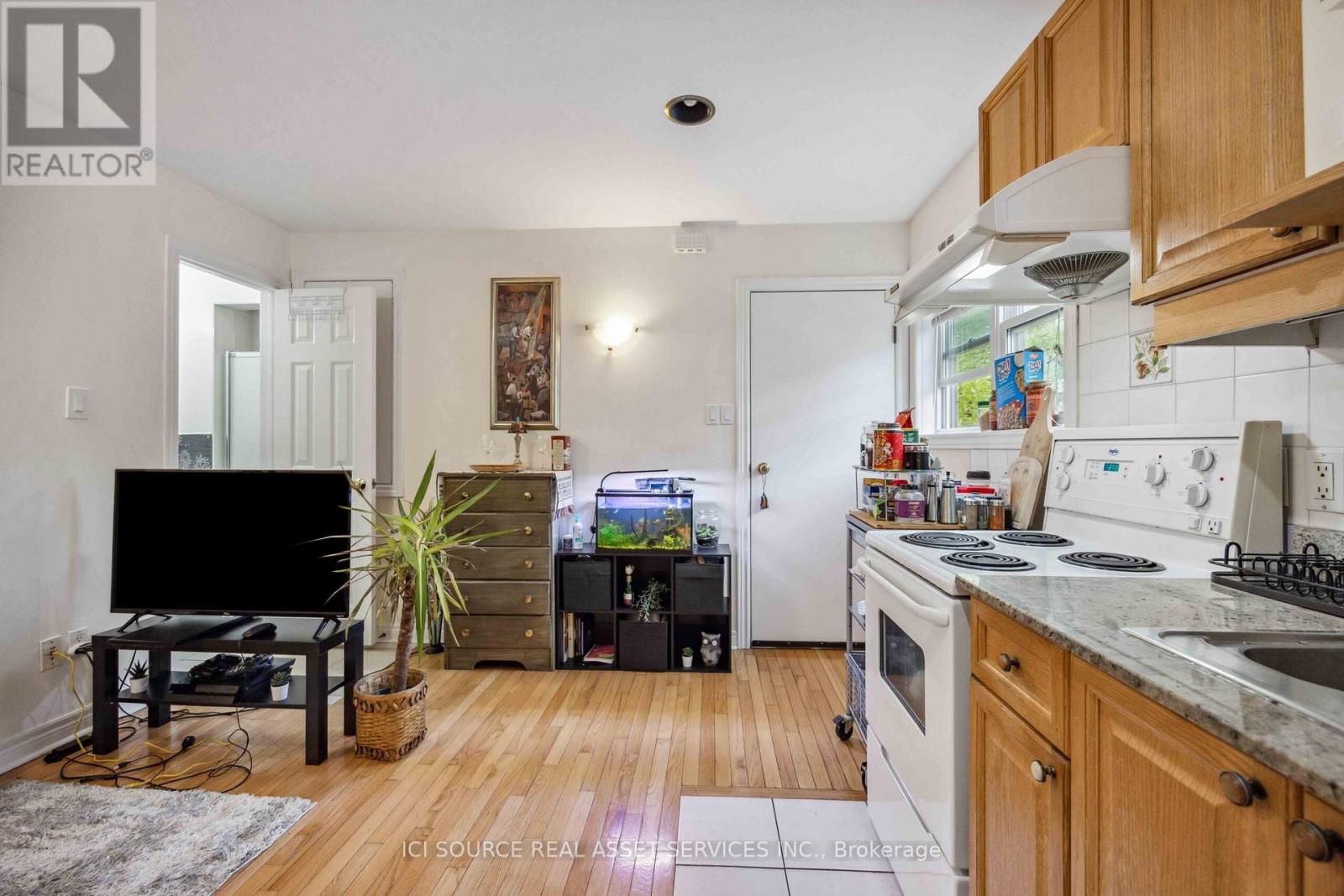 2nd Floor - 2 Waring Court, Toronto, Ontario  M2N 4G7 - Photo 6 - C12183586