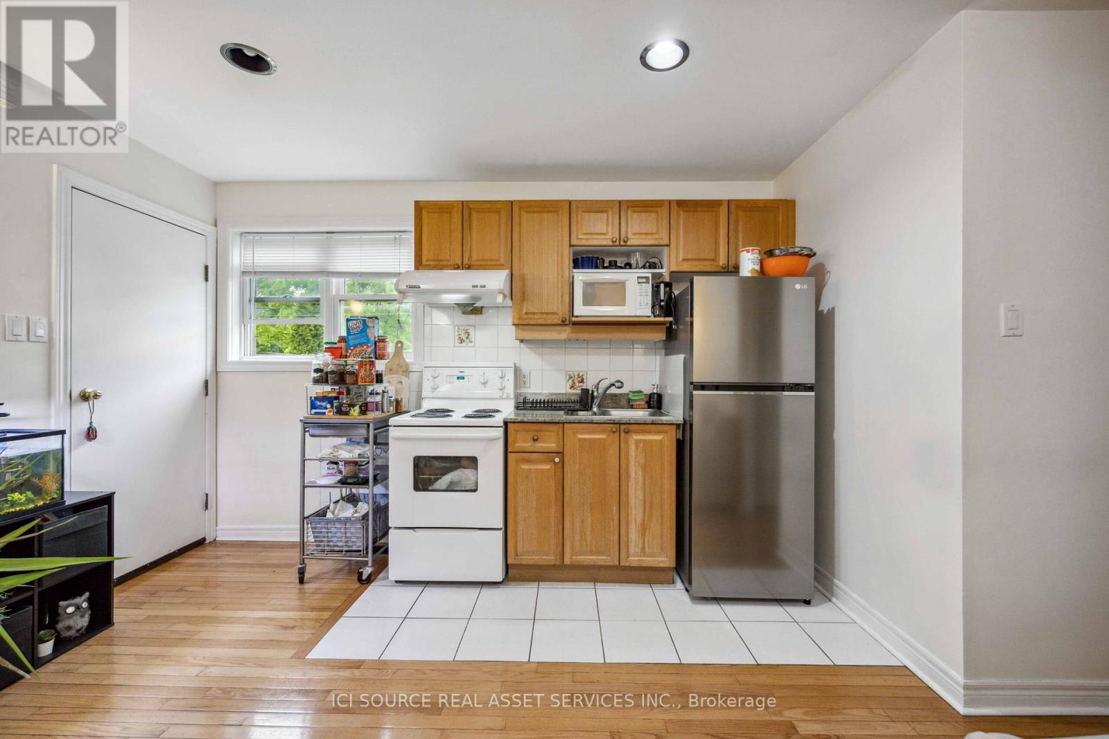 2nd Floor - 2 Waring Court, Toronto, Ontario  M2N 4G7 - Photo 9 - C12183586