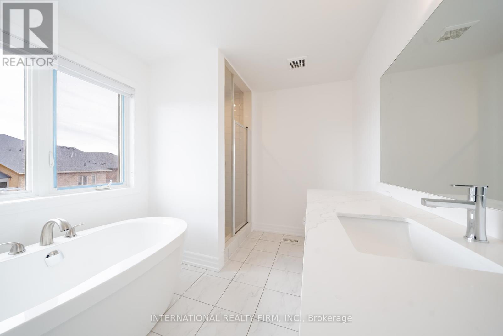 22 Lockton Street, Whitby, Ontario  L1P 0E1 - Photo 15 - E12183594