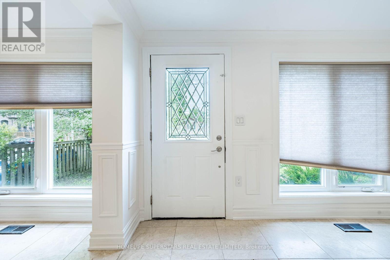 76 Moray Avenue, Richmond Hill, Ontario  L4E 3E2 - Photo 8 - N12183536