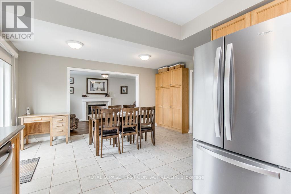 87 Stollar Boulevard, Barrie (Little Lake), Ontario  L4M 6N3 - Photo 11 - S12183559