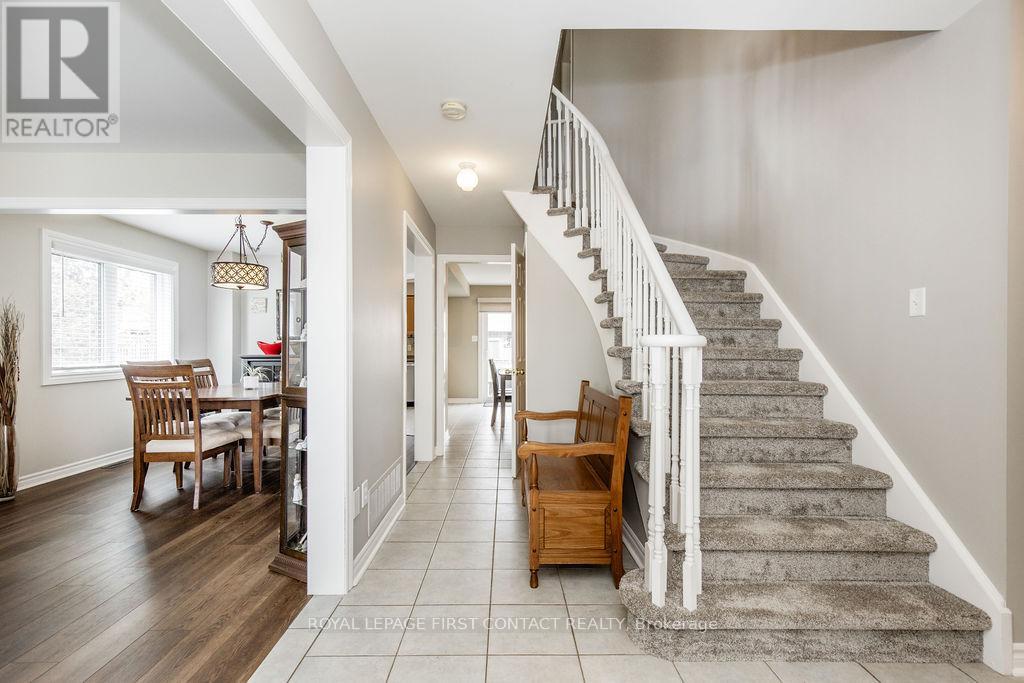 87 Stollar Boulevard, Barrie (Little Lake), Ontario  L4M 6N3 - Photo 5 - S12183559