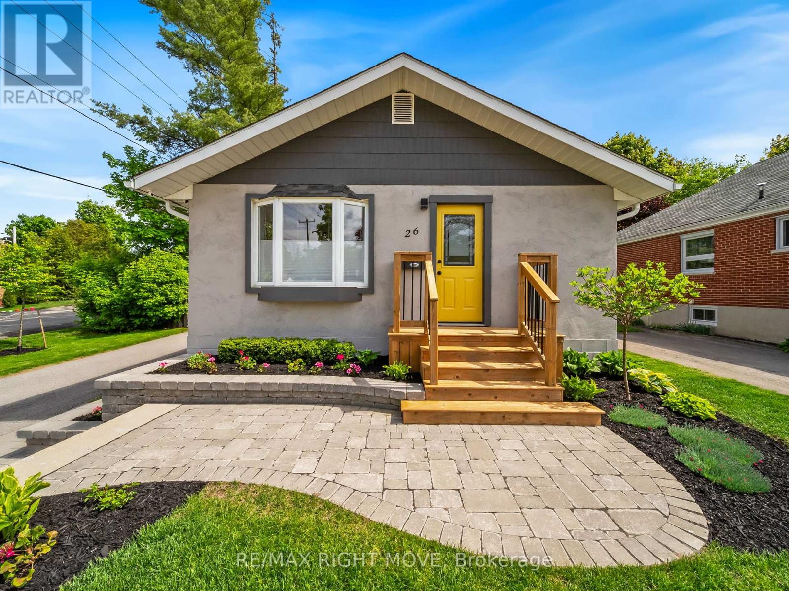 26 Albany Avenue, Orillia, Ontario  L3V 2T5 - Photo 1 - S12183570