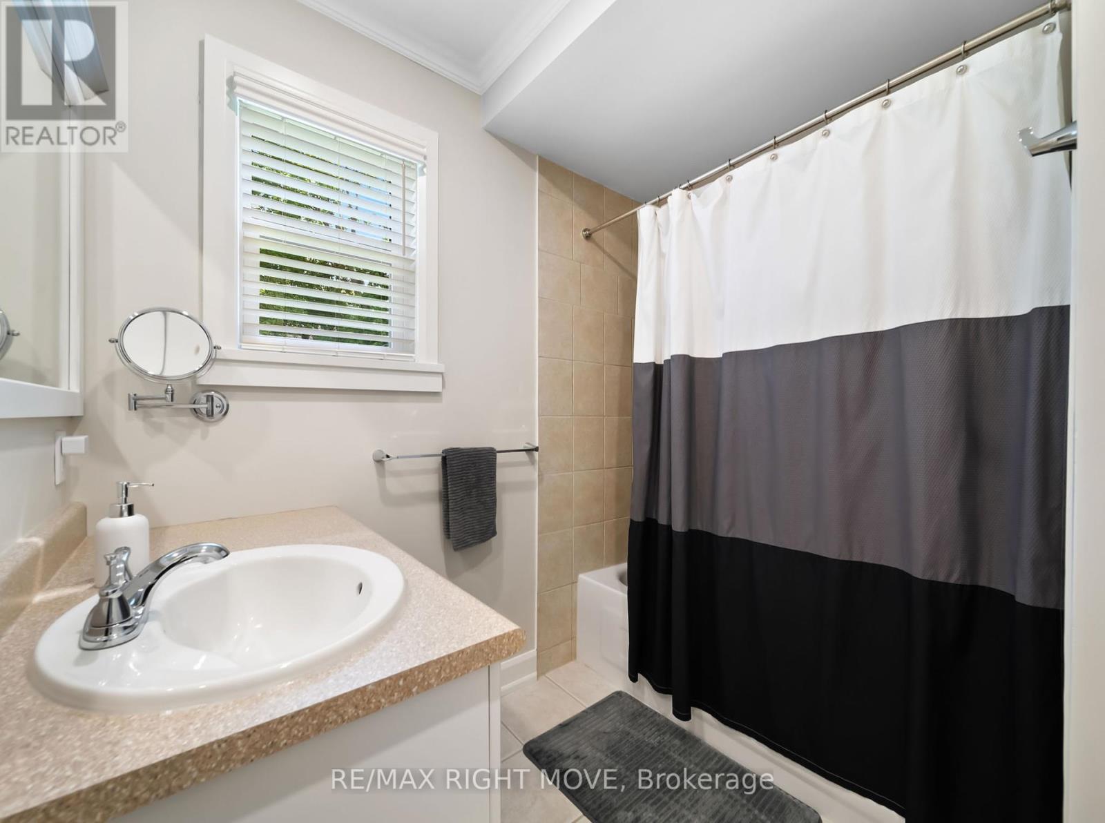 26 Albany Avenue, Orillia, Ontario  L3V 2T5 - Photo 15 - S12183570