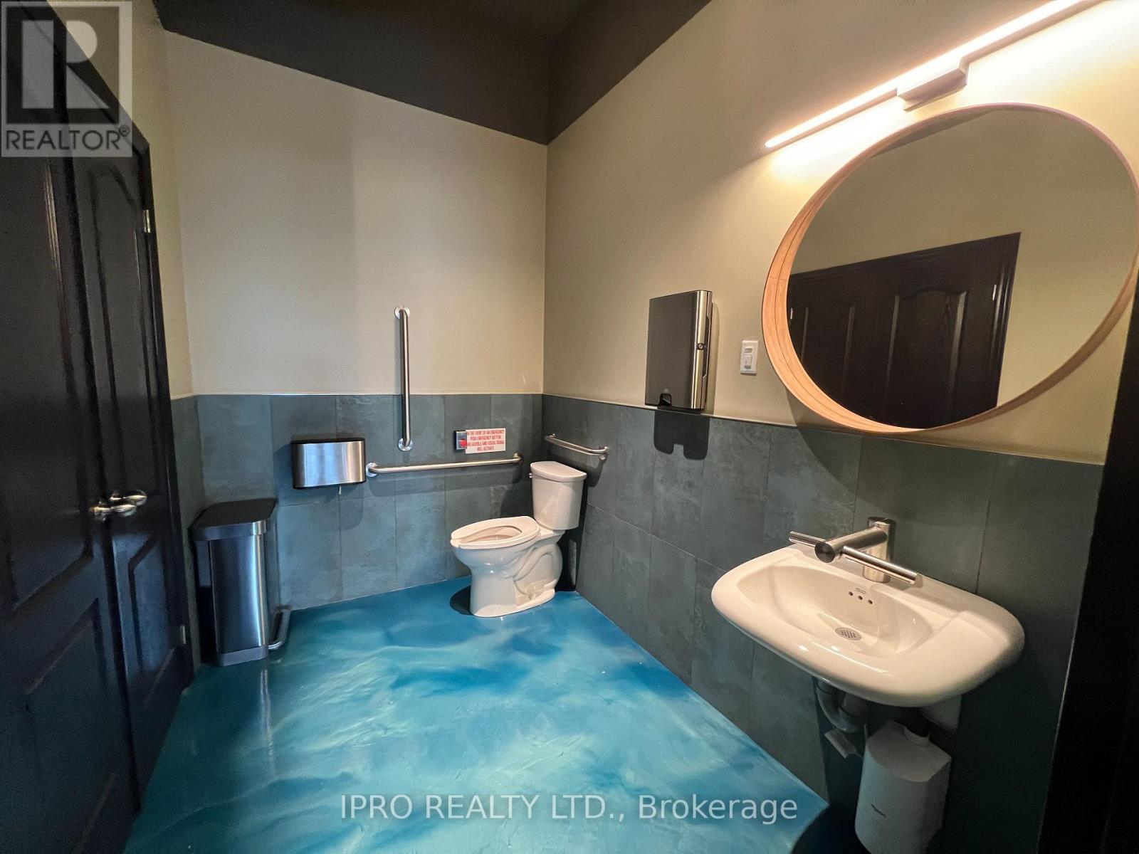 126 Burnhamthorpe Road E, Oakville, Ontario  L6H 0X9 - Photo 9 - W12183509