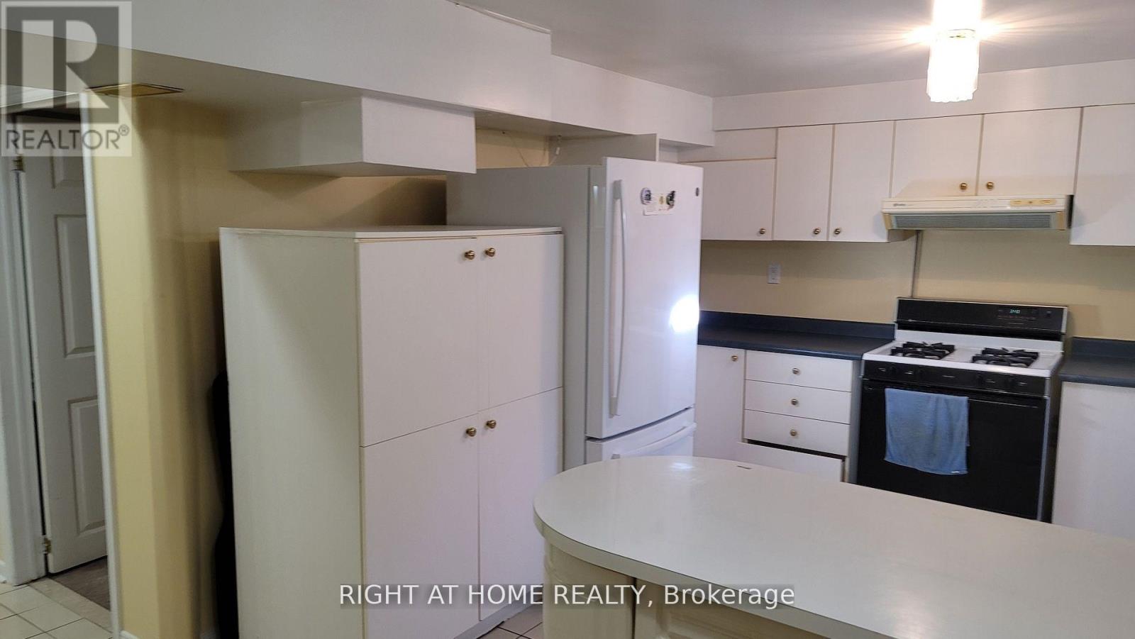 5194 Guildwood Way, Mississauga, Ontario  L5R 2T3 - Photo 26 - W12183510