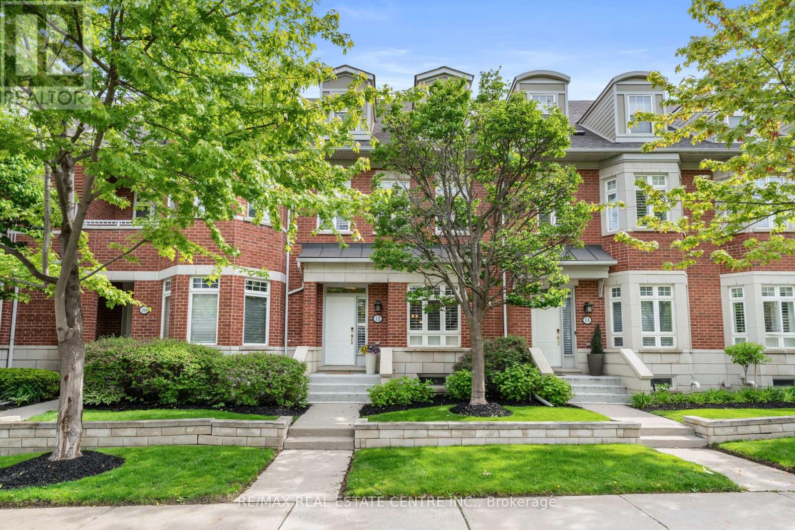 12 ST. LAWRENCE DRIVE, mississauga (port credit), Ontario