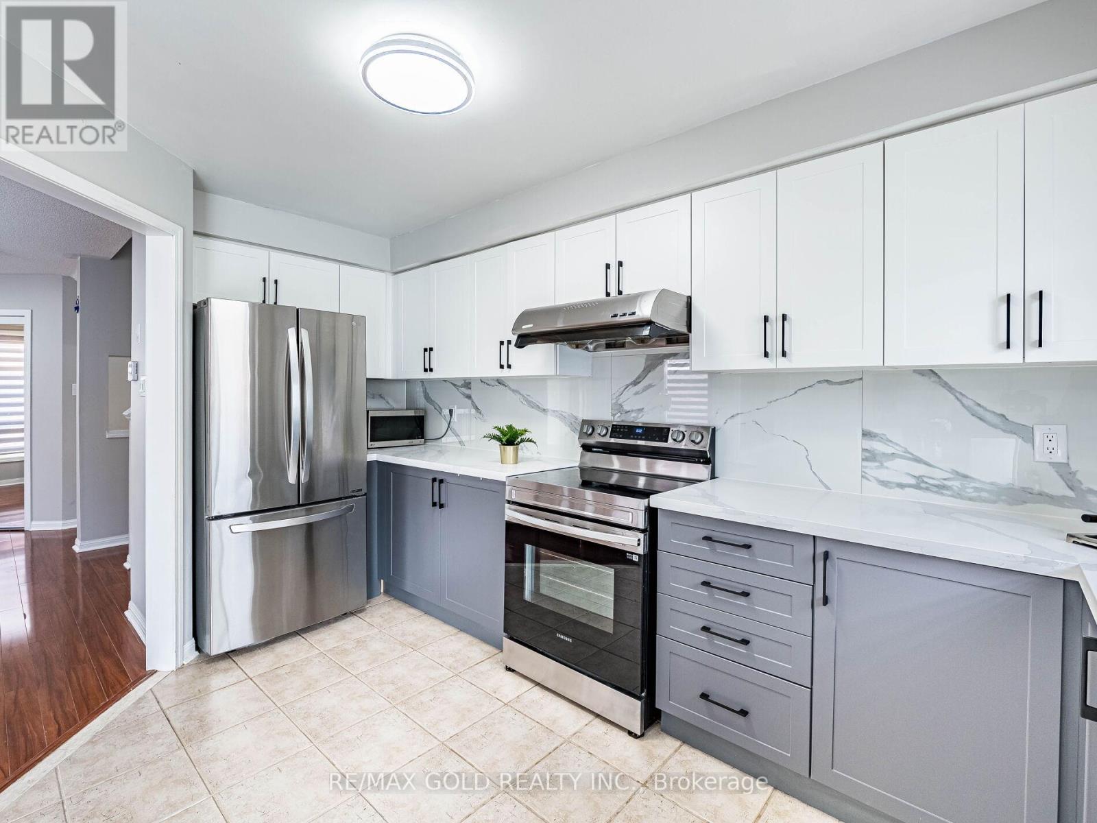 7 Dunlop Court, Brampton, Ontario  L6X 4Z8 - Photo 13 - W12183546