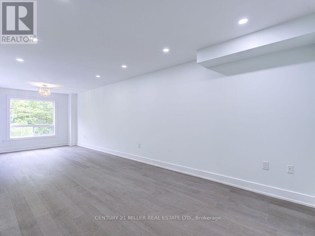 373 Ravineview Way, Oakville, Ontario  L6H 6S5 - Photo 10 - W12183549