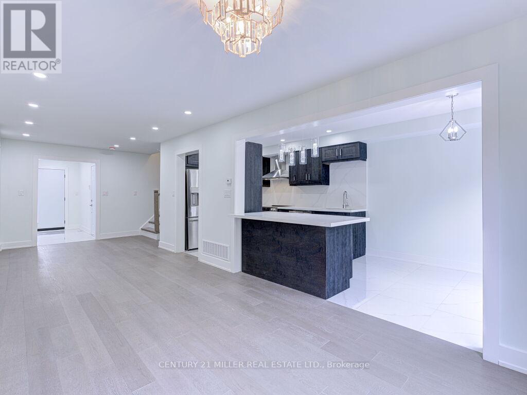 373 Ravineview Way, Oakville, Ontario  L6H 6S5 - Photo 12 - W12183549