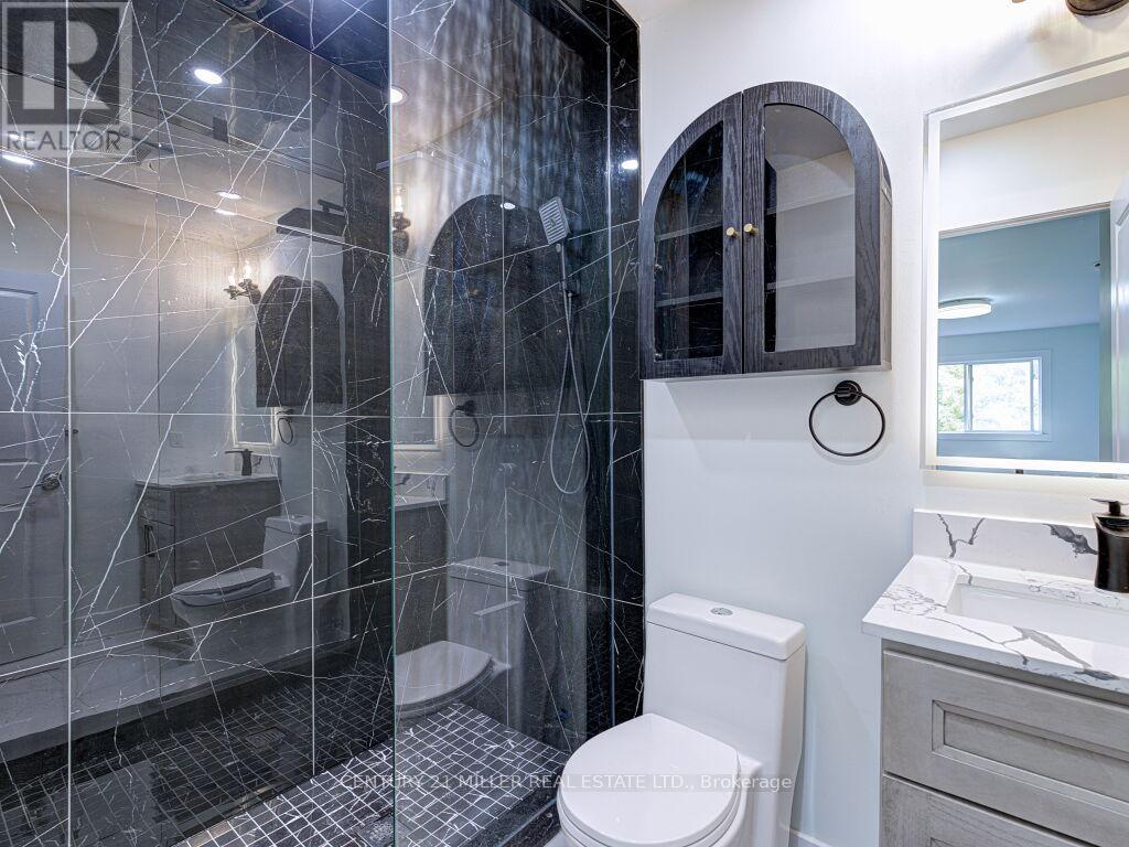 373 Ravineview Way, Oakville, Ontario  L6H 6S5 - Photo 30 - W12183549