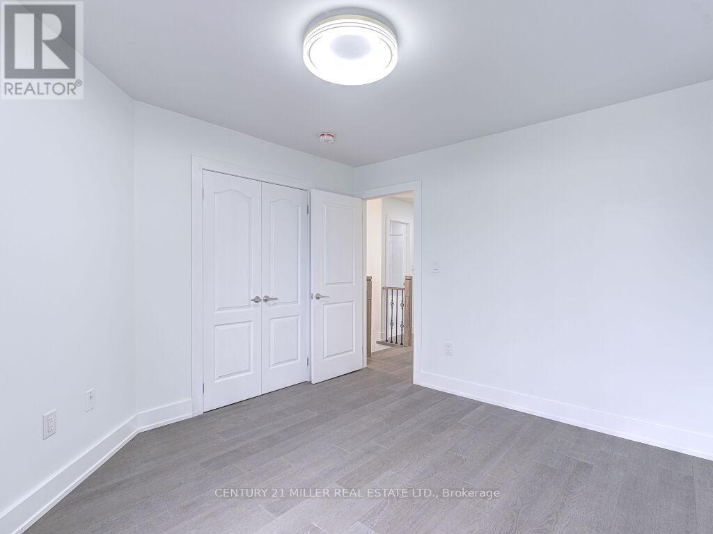 373 Ravineview Way, Oakville, Ontario  L6H 6S5 - Photo 34 - W12183549
