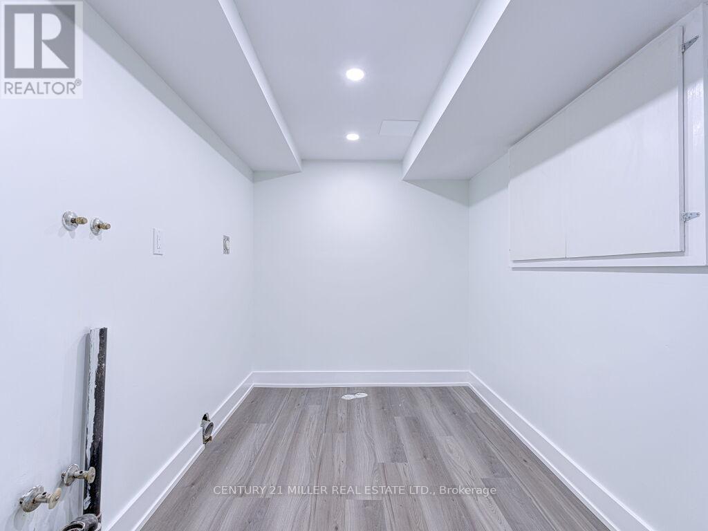 373 Ravineview Way, Oakville, Ontario  L6H 6S5 - Photo 36 - W12183549