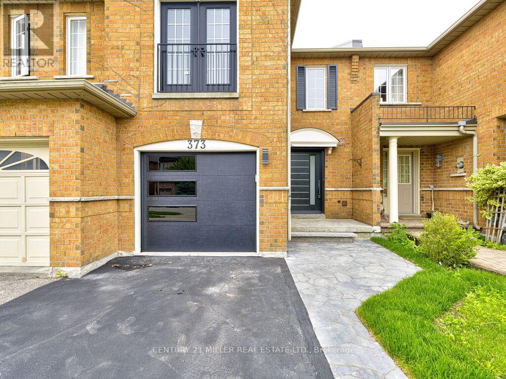 373 Ravineview Way, Oakville, Ontario  L6H 6S5 - Photo 4 - W12183549