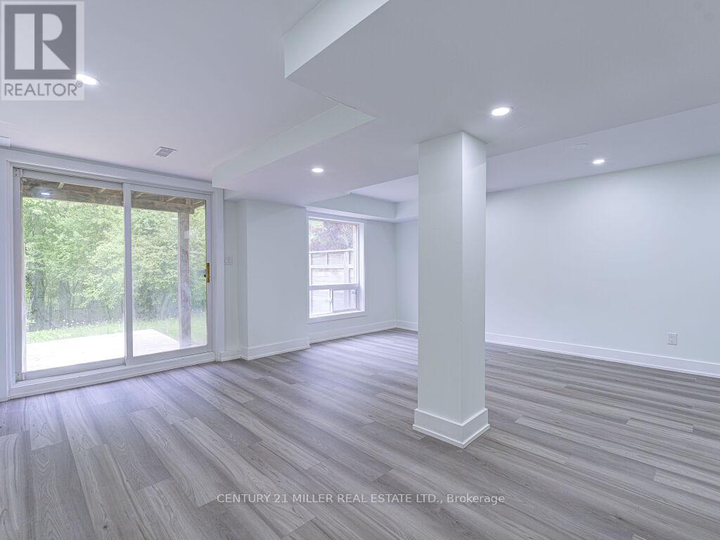 373 Ravineview Way, Oakville, Ontario  L6H 6S5 - Photo 40 - W12183549