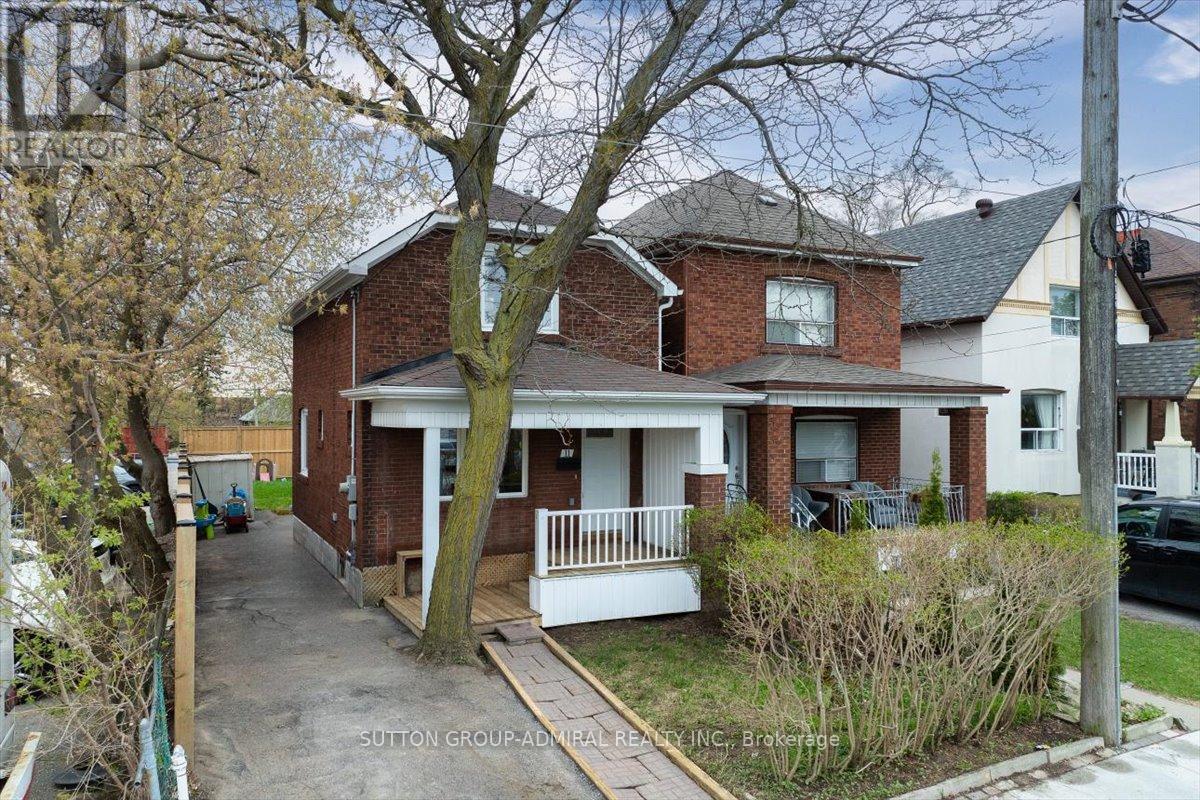 11 BOWIE AVENUE, Toronto, Ontario