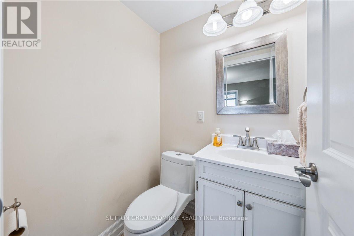 11 Bowie Avenue, Toronto, Ontario  M6E 2P1 - Photo 11 - W12183575