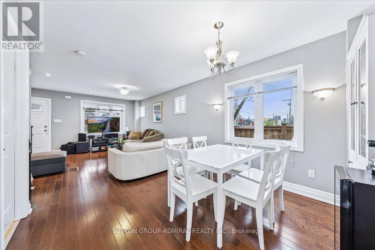 11 Bowie Avenue, Toronto, Ontario  M6E 2P1 - Photo 12 - W12183575