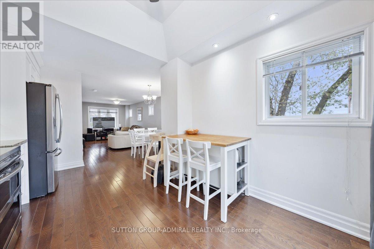 11 Bowie Avenue, Toronto, Ontario  M6E 2P1 - Photo 20 - W12183575